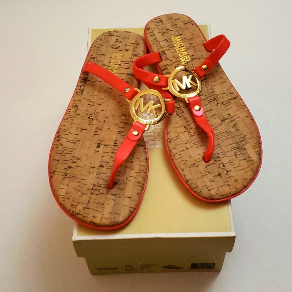 Mandarin Michael Kors size 8 flip flop